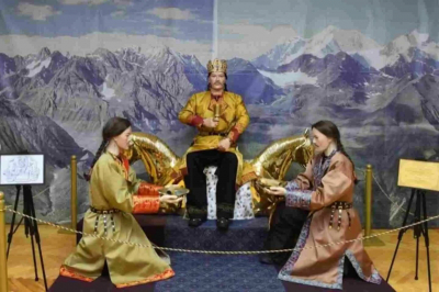 Они должны выйти из витрин на улицу!