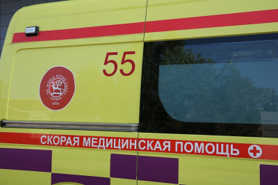 В Павлодаре женщина с двумя детьми выпали с балкона